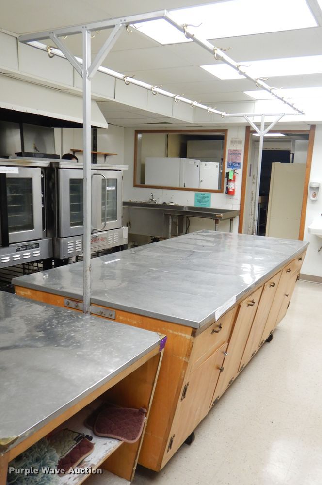 image for item GB9718 Stainless steel top table