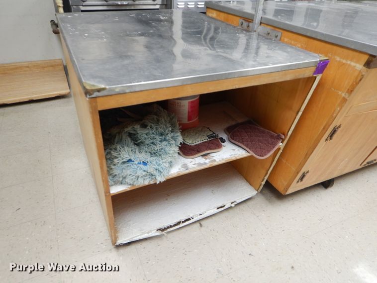 image for item GB9718 Stainless steel top table