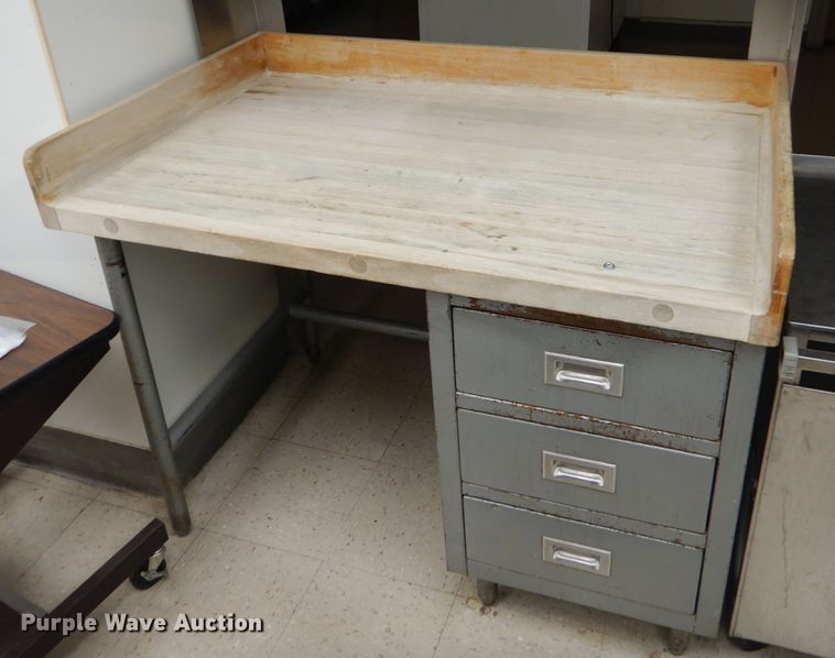 image for item GB9718 Stainless steel top table