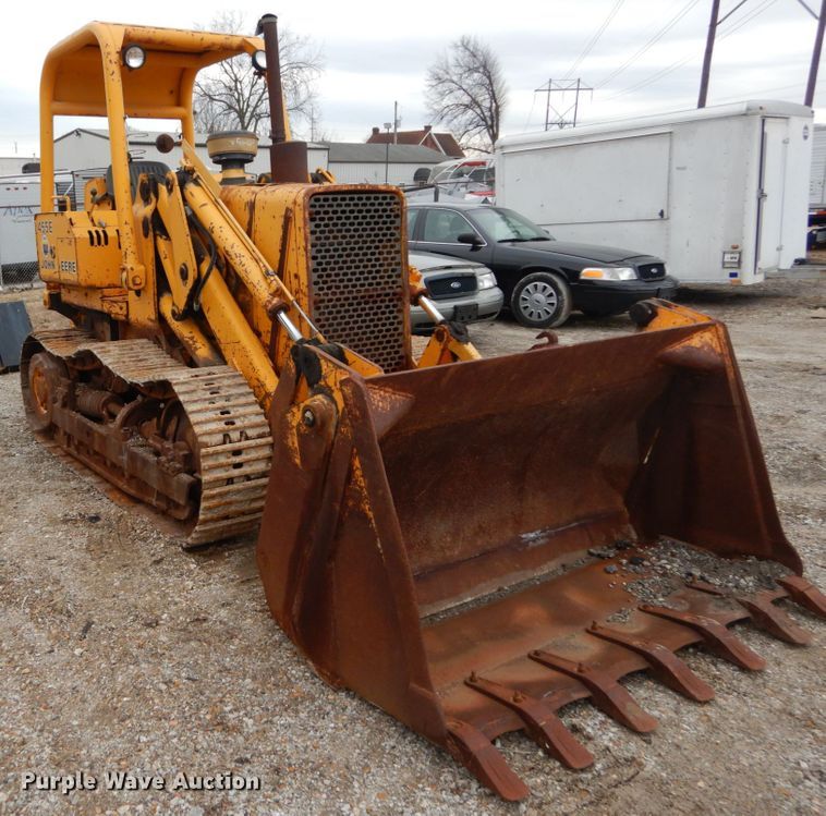 image for item GC9483 1985 John Deere 455E track loader