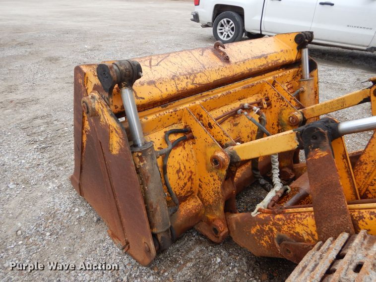 image for item GC9483 1985 John Deere 455E track loader