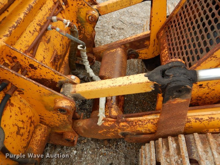 image for item GC9483 1985 John Deere 455E track loader