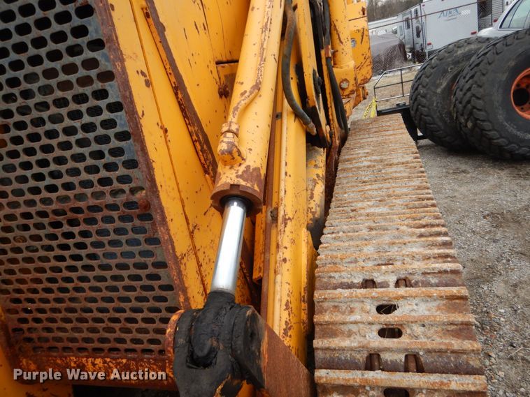 image for item GC9483 1985 John Deere 455E track loader