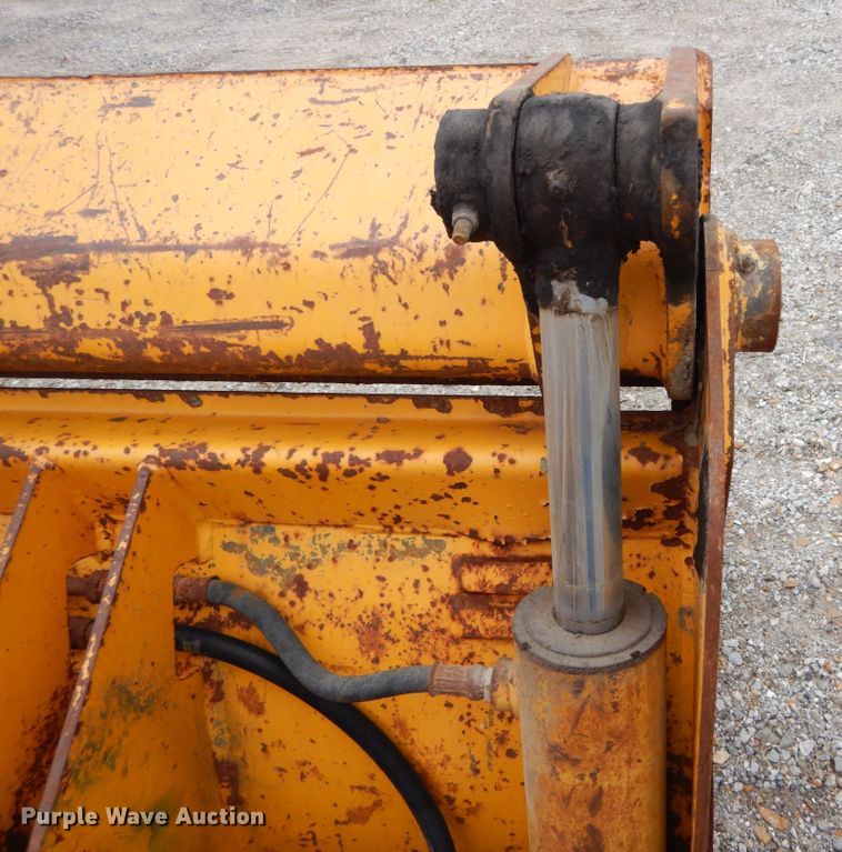 image for item GC9483 1985 John Deere 455E track loader