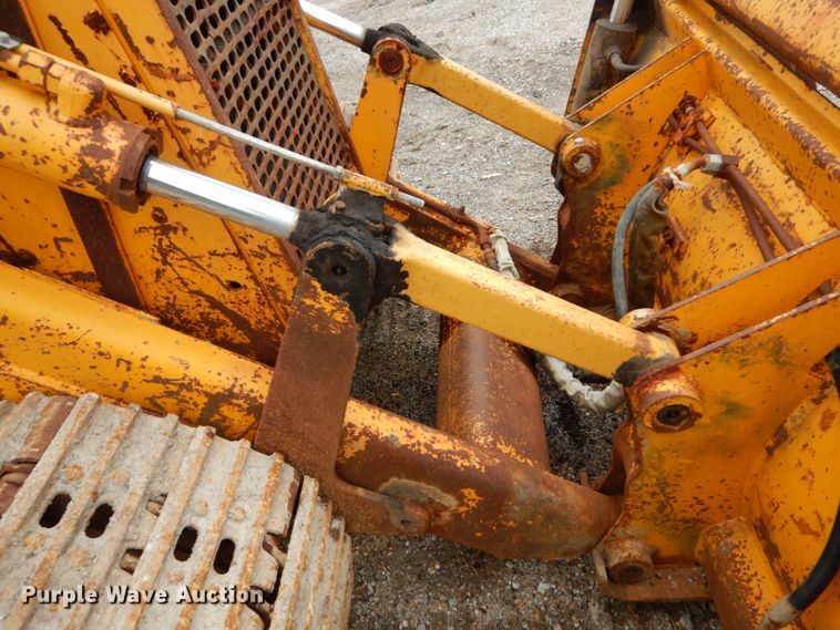 image for item GC9483 1985 John Deere 455E track loader