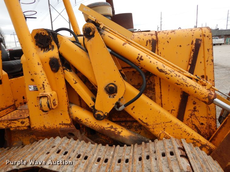 image for item GC9483 1985 John Deere 455E track loader