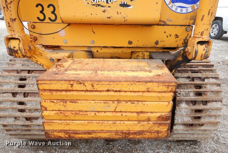 image for item GC9483 1985 John Deere 455E track loader