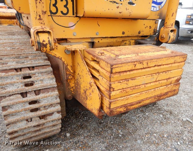 image for item GC9483 1985 John Deere 455E track loader