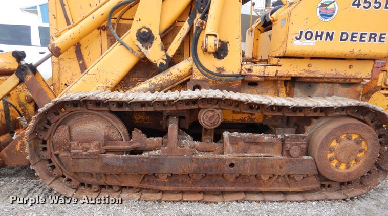 image for item GC9483 1985 John Deere 455E track loader