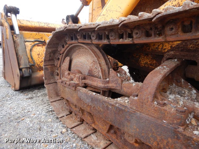image for item GC9483 1985 John Deere 455E track loader