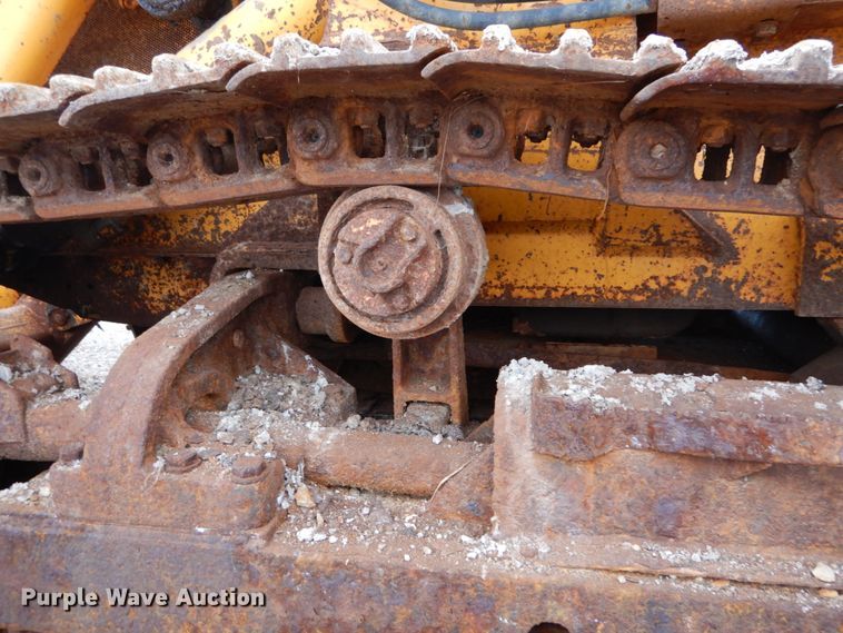 image for item GC9483 1985 John Deere 455E track loader