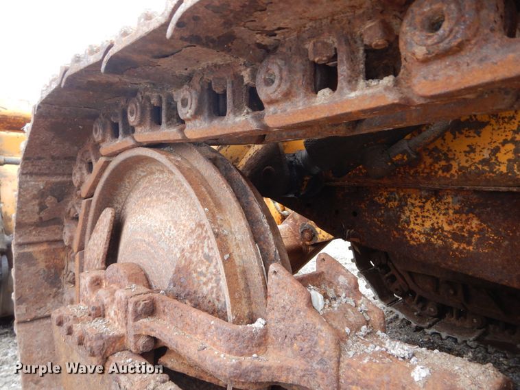 image for item GC9483 1985 John Deere 455E track loader