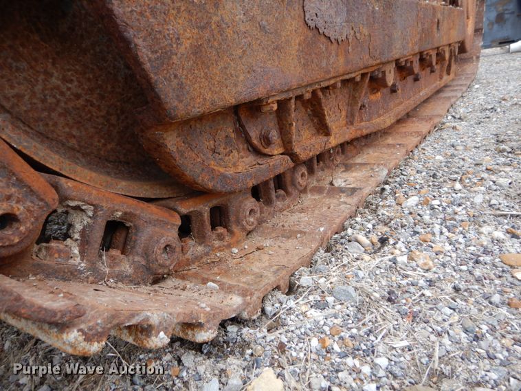 image for item GC9483 1985 John Deere 455E track loader