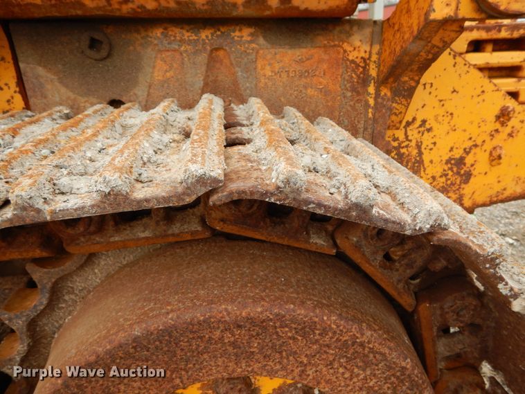 image for item GC9483 1985 John Deere 455E track loader