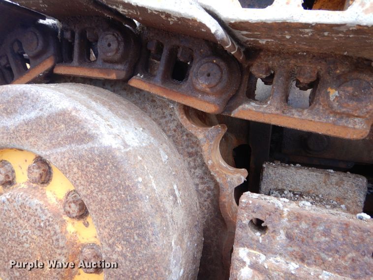 image for item GC9483 1985 John Deere 455E track loader