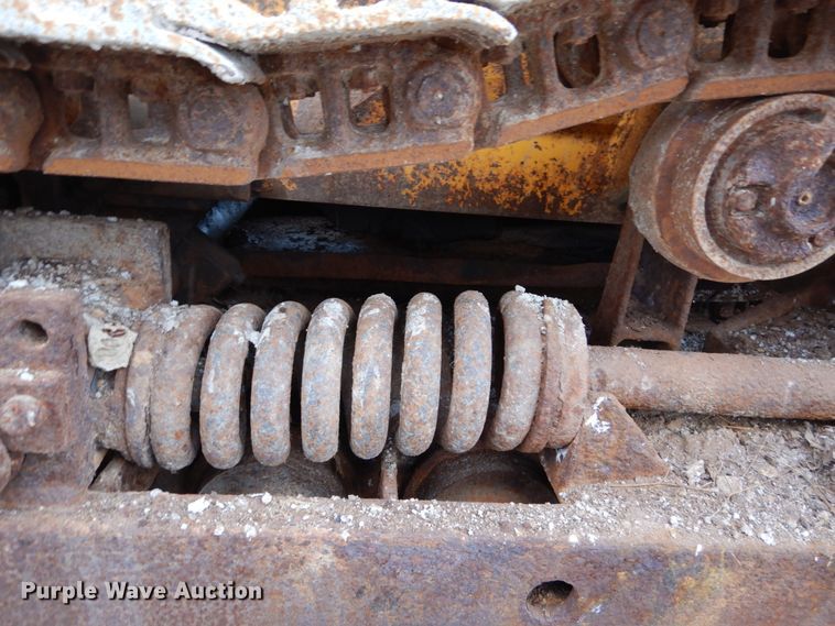 image for item GC9483 1985 John Deere 455E track loader