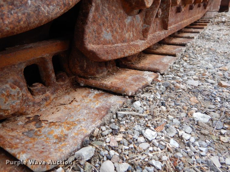 image for item GC9483 1985 John Deere 455E track loader