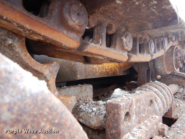 image for item GC9483 1985 John Deere 455E track loader