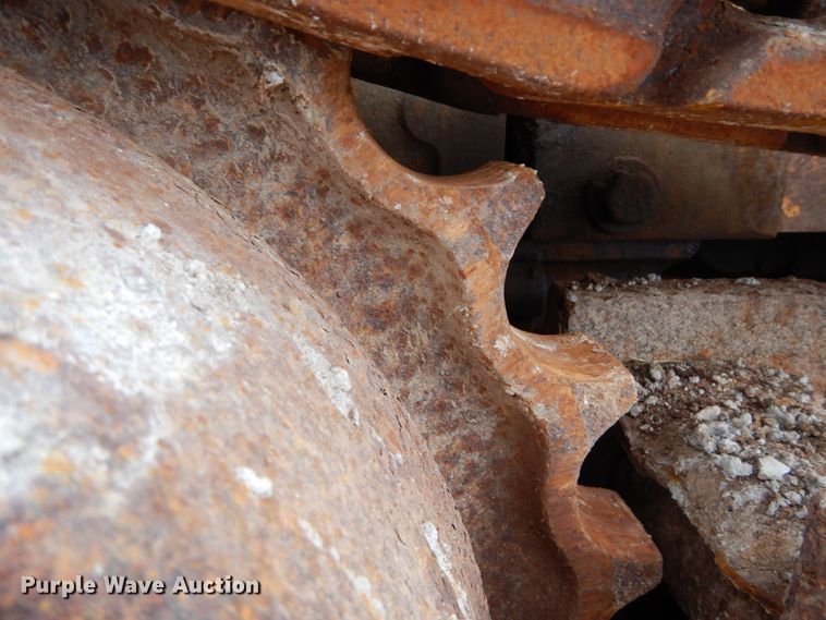 image for item GC9483 1985 John Deere 455E track loader