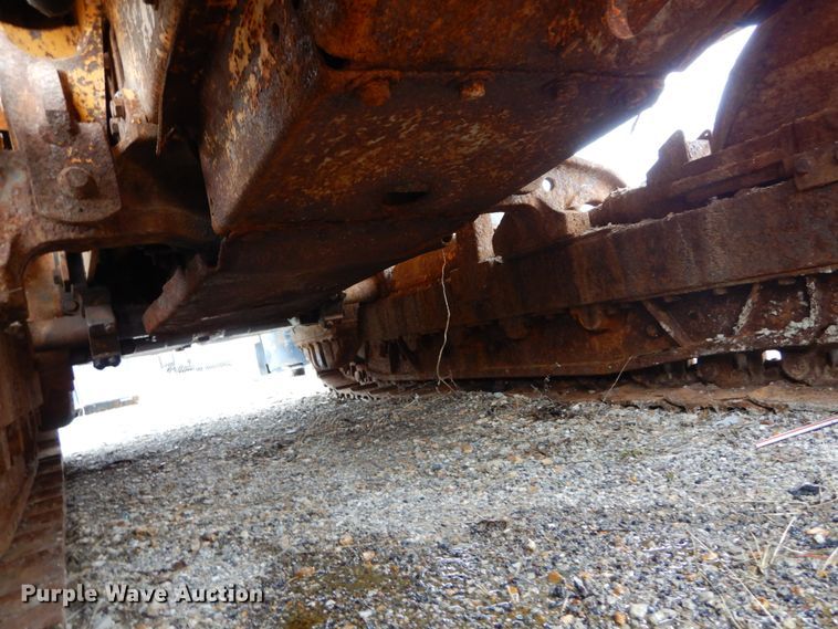 image for item GC9483 1985 John Deere 455E track loader