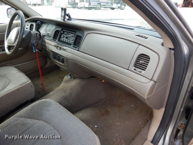 image for item GC9484 2001 Ford Crown Victoria Police Interceptor