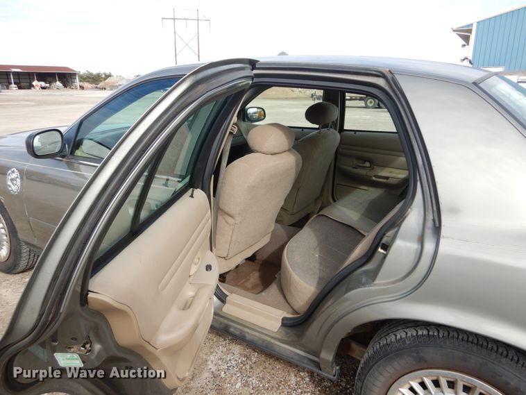 image for item GC9484 2001 Ford Crown Victoria Police Interceptor