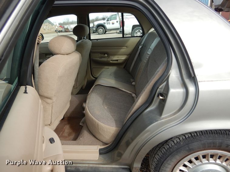 image for item GC9484 2001 Ford Crown Victoria Police Interceptor