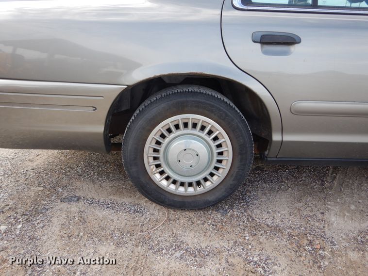 image for item GC9484 2001 Ford Crown Victoria Police Interceptor