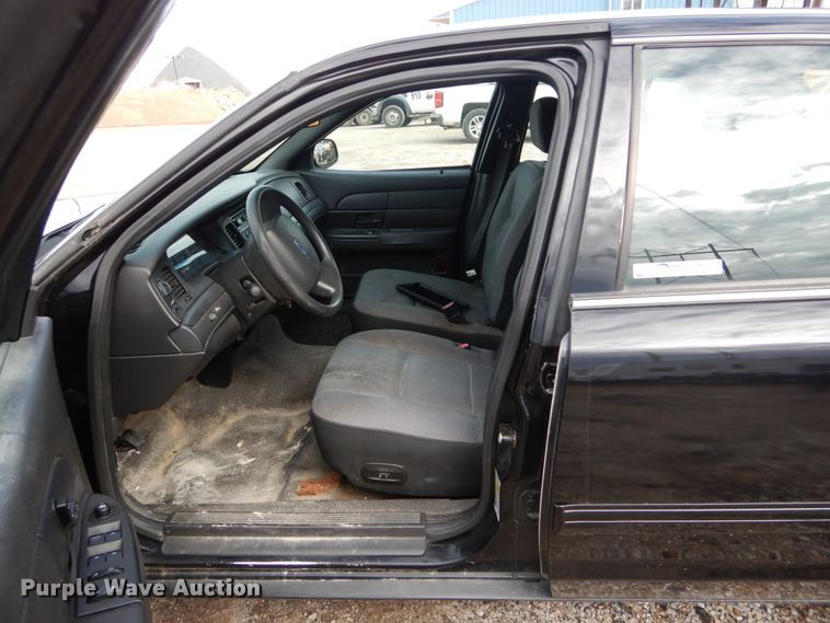 image for item GC9485 2010 Ford Crown Victoria Police Interceptor