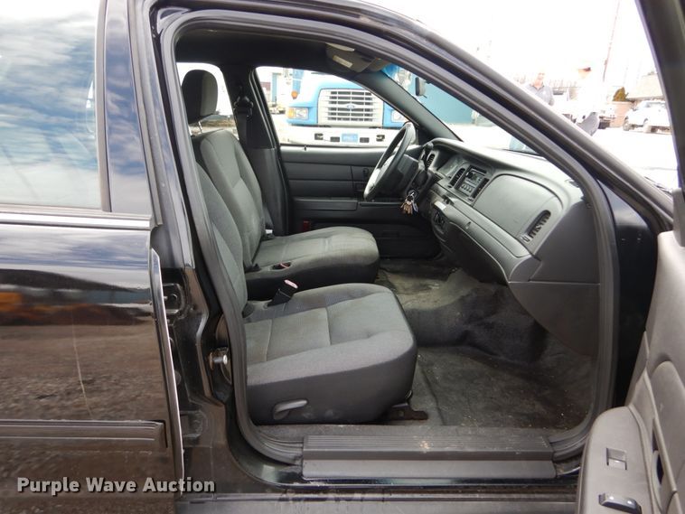 image for item GC9485 2010 Ford Crown Victoria Police Interceptor