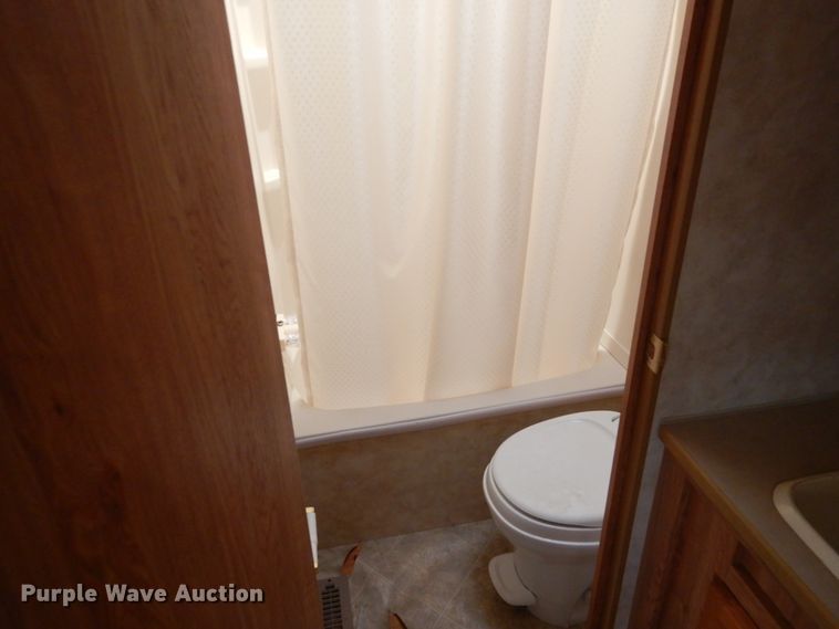 image for item GC9486 2003 Jay Flight 29BH camper