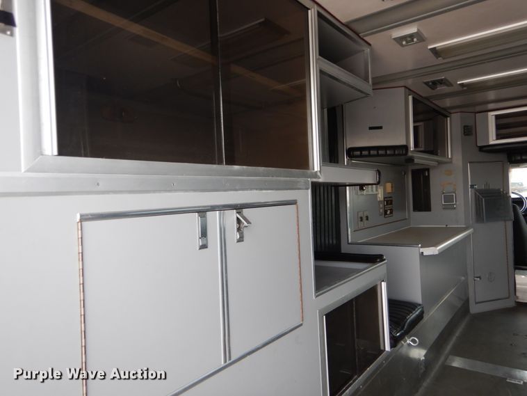 image for item GC9487 1991 Chevrolet C6500 command center truck