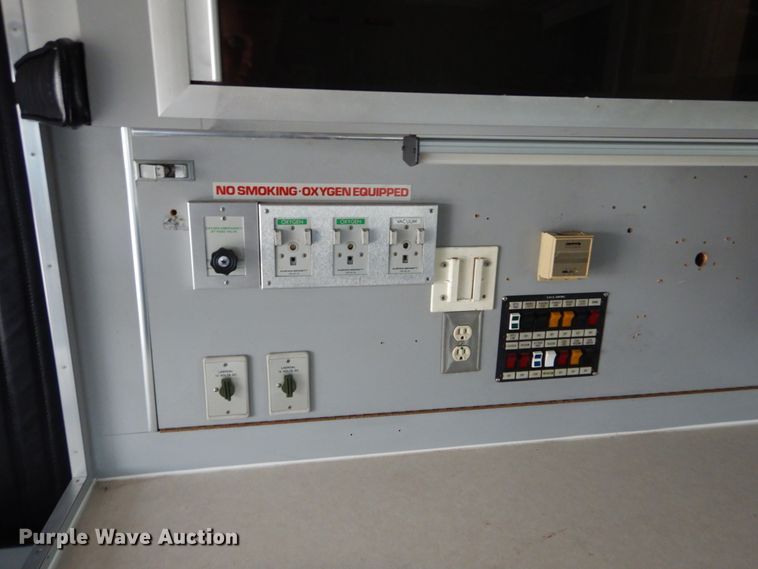 image for item GC9487 1991 Chevrolet C6500 command center truck