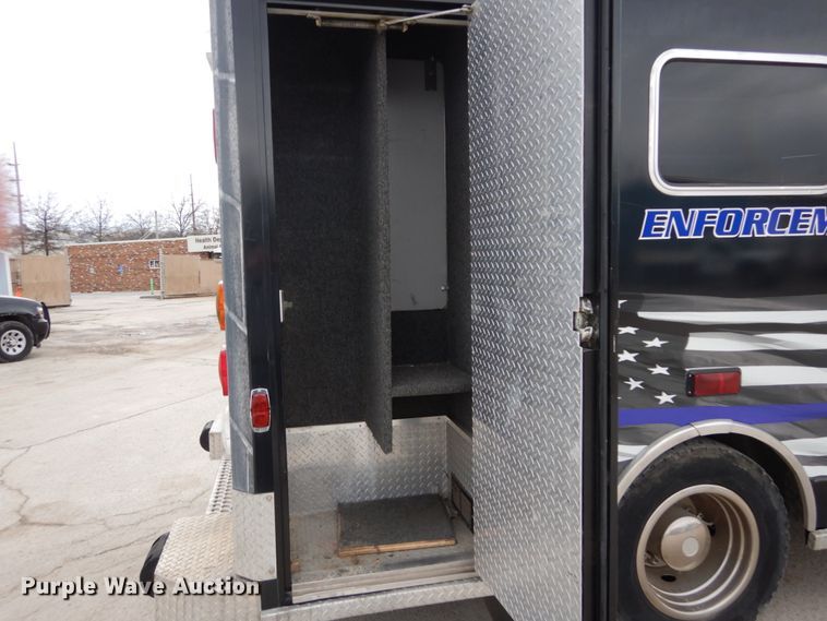 image for item GC9487 1991 Chevrolet C6500 command center truck