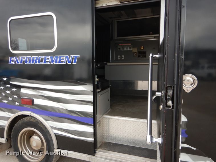 image for item GC9487 1991 Chevrolet C6500 command center truck