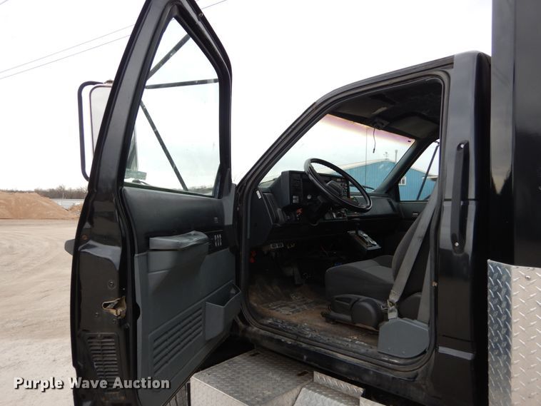 image for item GC9487 1991 Chevrolet C6500 command center truck