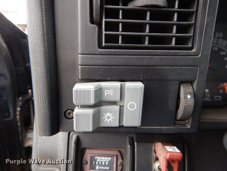 image for item GC9487 1991 Chevrolet C6500 command center truck