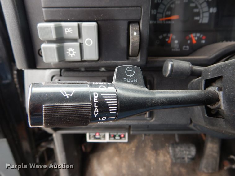 image for item GC9487 1991 Chevrolet C6500 command center truck