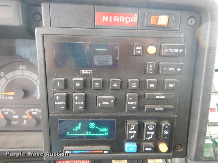 image for item GC9487 1991 Chevrolet C6500 command center truck