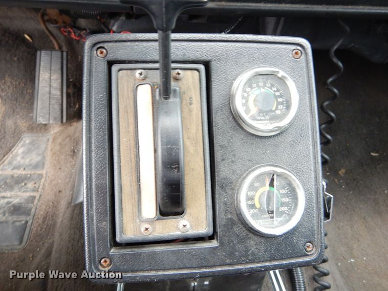 image for item GC9487 1991 Chevrolet C6500 command center truck