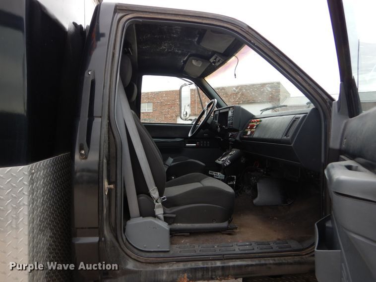 image for item GC9487 1991 Chevrolet C6500 command center truck
