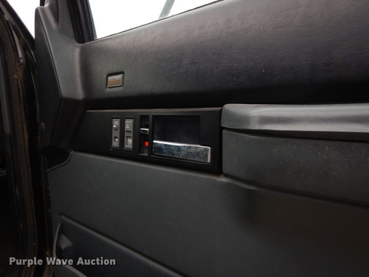 image for item GC9487 1991 Chevrolet C6500 command center truck