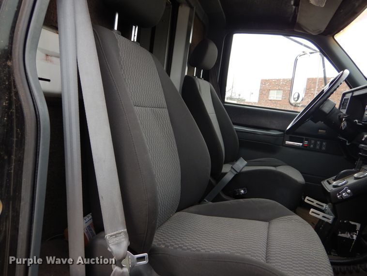 image for item GC9487 1991 Chevrolet C6500 command center truck