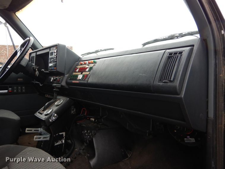 image for item GC9487 1991 Chevrolet C6500 command center truck
