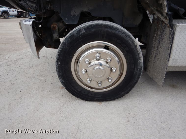 image for item GC9487 1991 Chevrolet C6500 command center truck