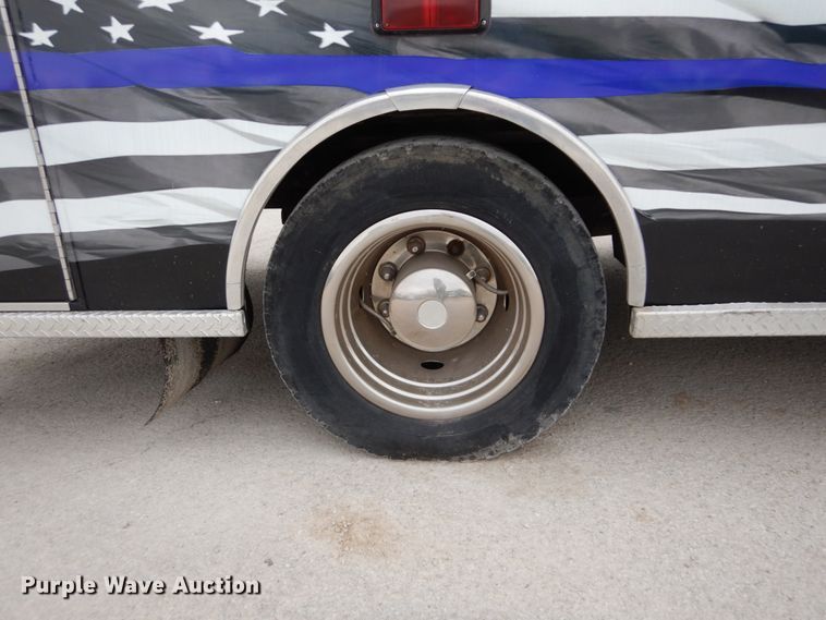 image for item GC9487 1991 Chevrolet C6500 command center truck