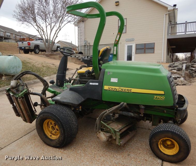 image for item GC9489 2008 John Deere 7700 fairway mower