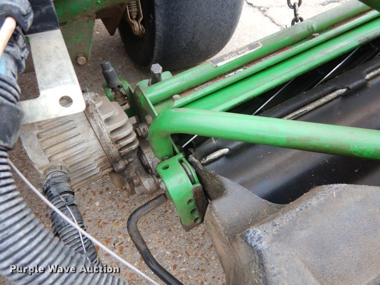 image for item GC9490 John Deere 2500E Hybrid greens mower