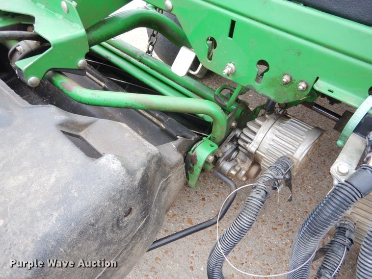image for item GC9490 John Deere 2500E Hybrid greens mower