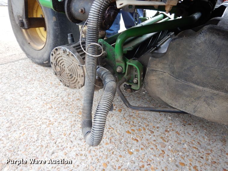 image for item GC9490 John Deere 2500E Hybrid greens mower